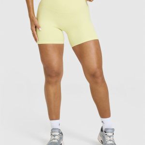 SoftMotion™ Shorts 6" Pastel Yellow